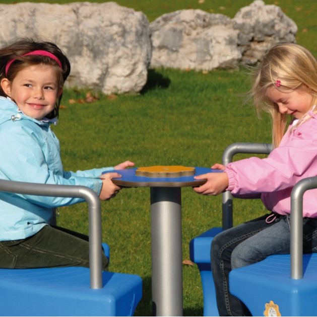 CARUSEL DIN POLIETILENA XCG120